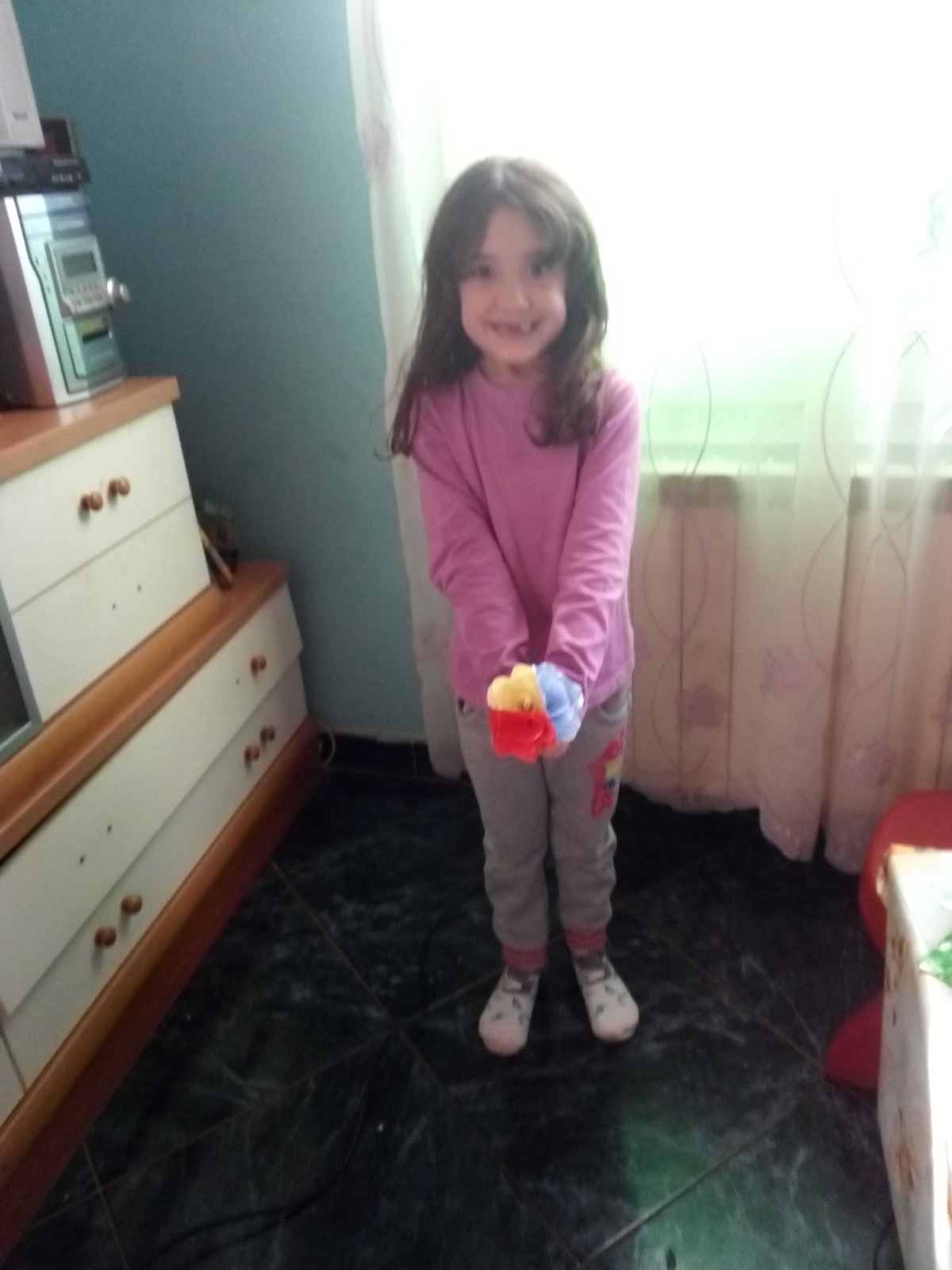 La Laia de 1r amb una rosa