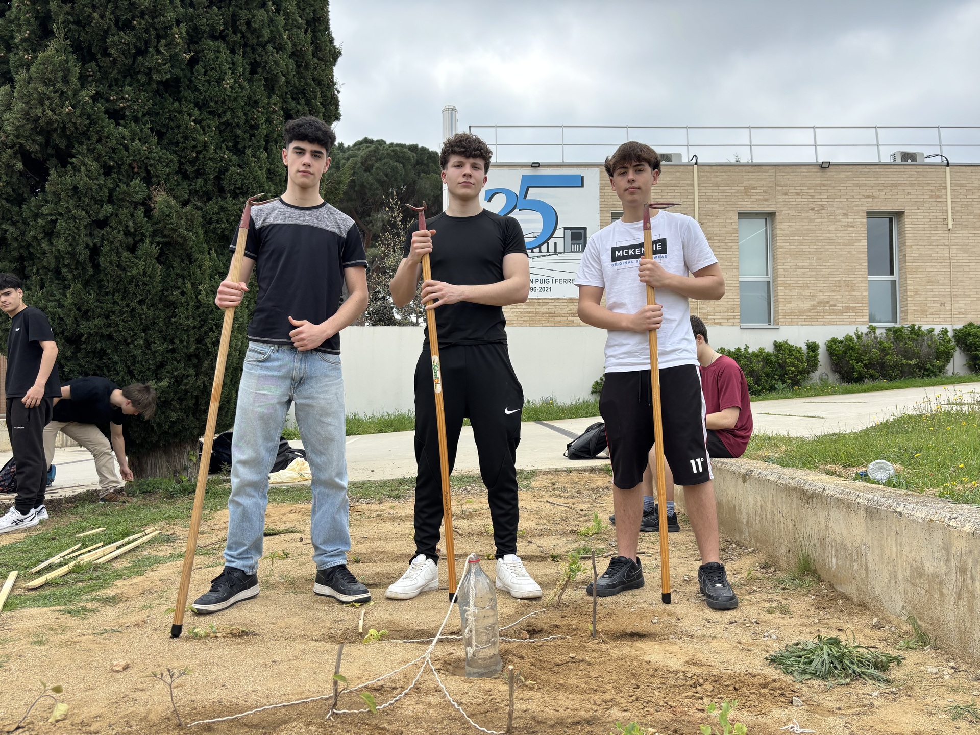Emprenedoria ESO Institut Joan Puig i Ferreter hort en equip 3