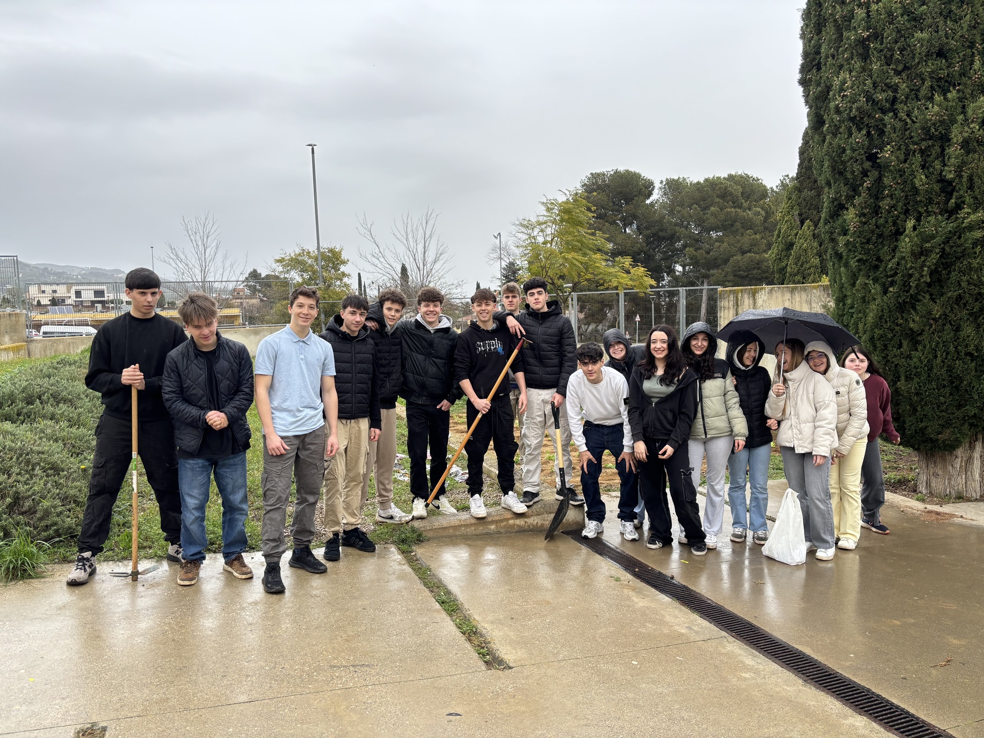 Emprenedoria ESO Institut Joan Puig i Ferreter hort en equip 5