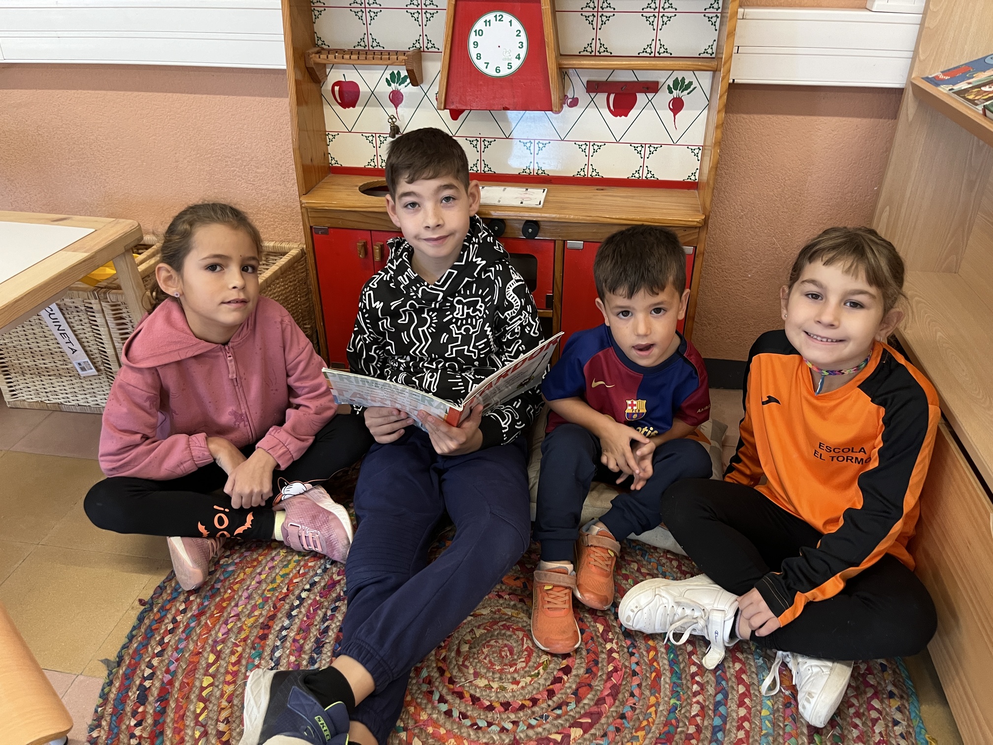 Adrián, Naia, Gal·la i Ton